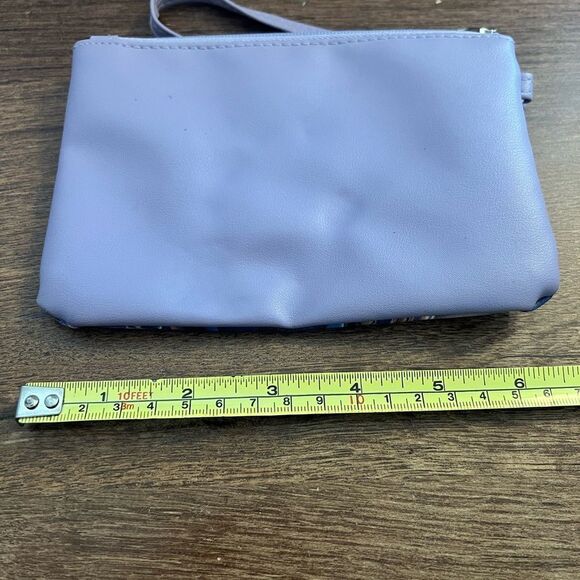 Mandolin Wristlet - Picture 3 of 3